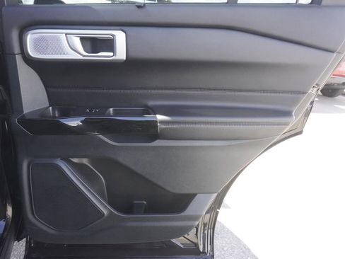 Used 2023 Ford Explorer Platinum w/ Technology Package image 25