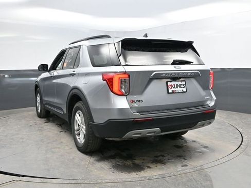 Used 2024 Ford Explorer XLT w/ Equipment Group 202A AWD/4WD image 8