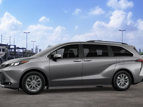 New 2026 Toyota Sienna XLE AWD/4WD image 3
