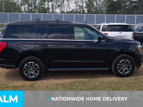 Used 2024 Ford Expedition XLT image 5