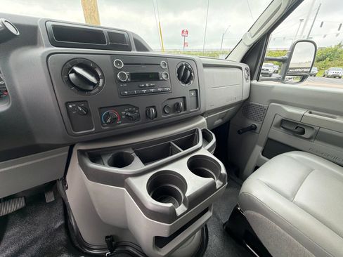 Used 2015 Ford E-350 and Econoline 350 Super Duty RWD image 20