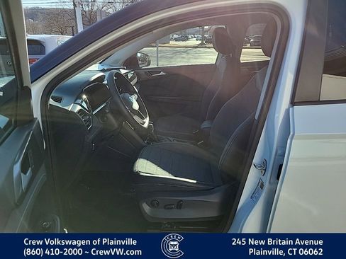 New 2026 Volkswagen Taos SE image 13