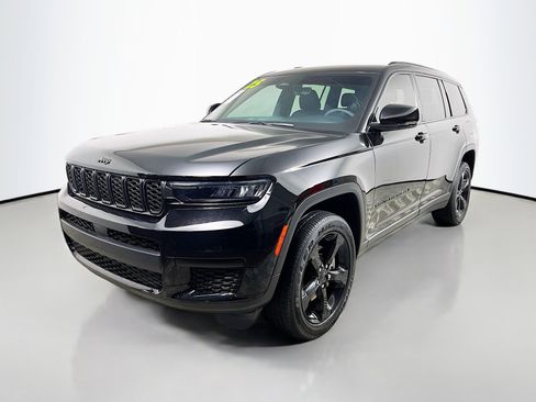 Used 2025 Jeep Grand Cherokee L Laredo image 10