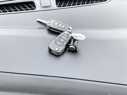 Used 2024 Chevrolet Trax RS w/ Sunroof Package image 10