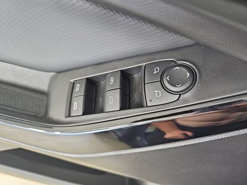 Certified 2025 Chevrolet Equinox LT AWD/4WD image 33