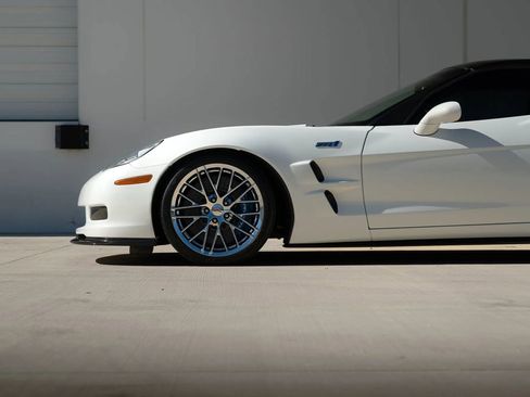 Used 2010 Chevrolet Corvette ZR1 w/ Preferred Equipment Group RWD image 39
