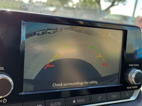 Used 2024 Nissan Sentra S FWD image 20