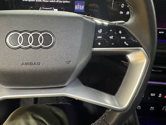 Used 2025 Audi Q5 Premium w/ Convenience Package AWD/4WD image 23