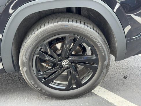 Used 2025 Volkswagen Atlas Cross Sport SEL R-Line AWD/4WD image 10