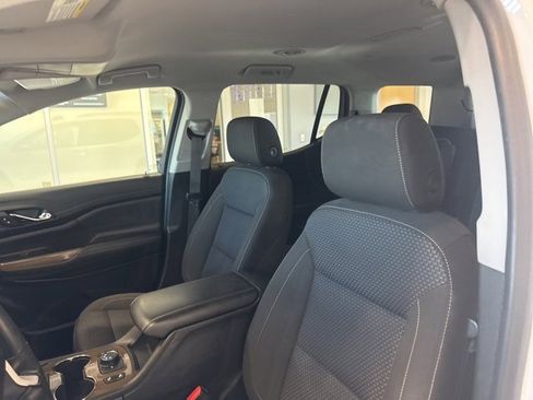 Used 2023 GMC Acadia SLE w/ Driver Convenience Package image 12