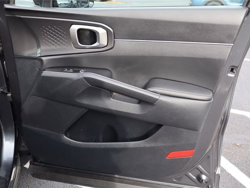 Certified 2023 Kia Sorento S w/ Panoramic Sunroof Package image 28