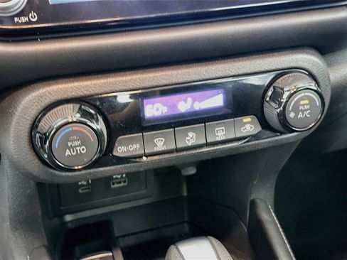 Used 2024 Nissan Kicks SR FWD image 21