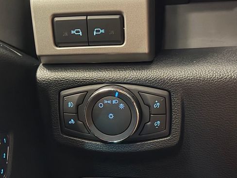 Used 2016 Ford F150 Lariat w/ Equipment Group 502A Luxury AWD/4WD image 13