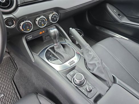 Used 2023 MAZDA MX-5 Miata Grand Touring w/ Weather Package RWD image 21