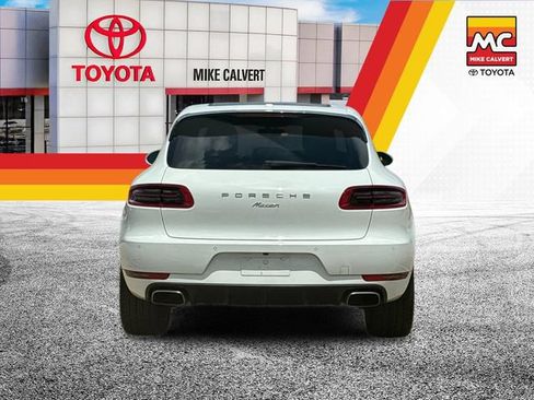 Used 2018 Porsche Macan AWD/4WD image 4