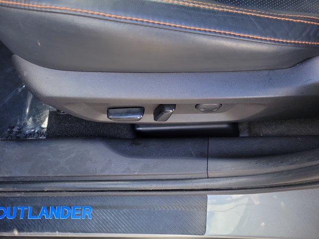 Used 2022 Mitsubishi Outlander SEL AWD/4WD image 21