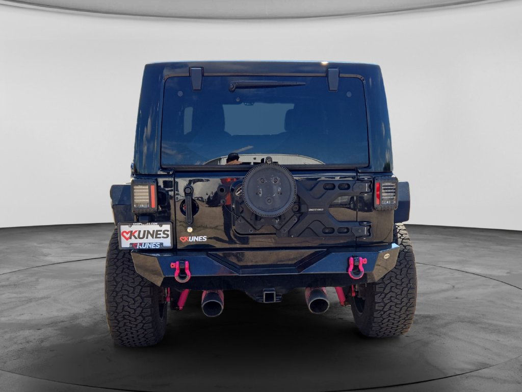 Used 2018 Jeep Wrangler Unlimited Sahara AWD/4WD image 7
