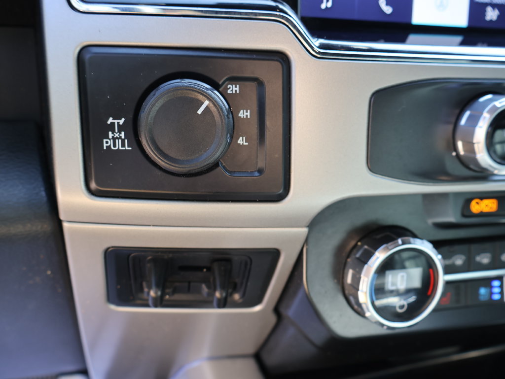 Used 2022 Ford F250 Lariat w/ Tremor Off-Road Package AWD/4WD image 21