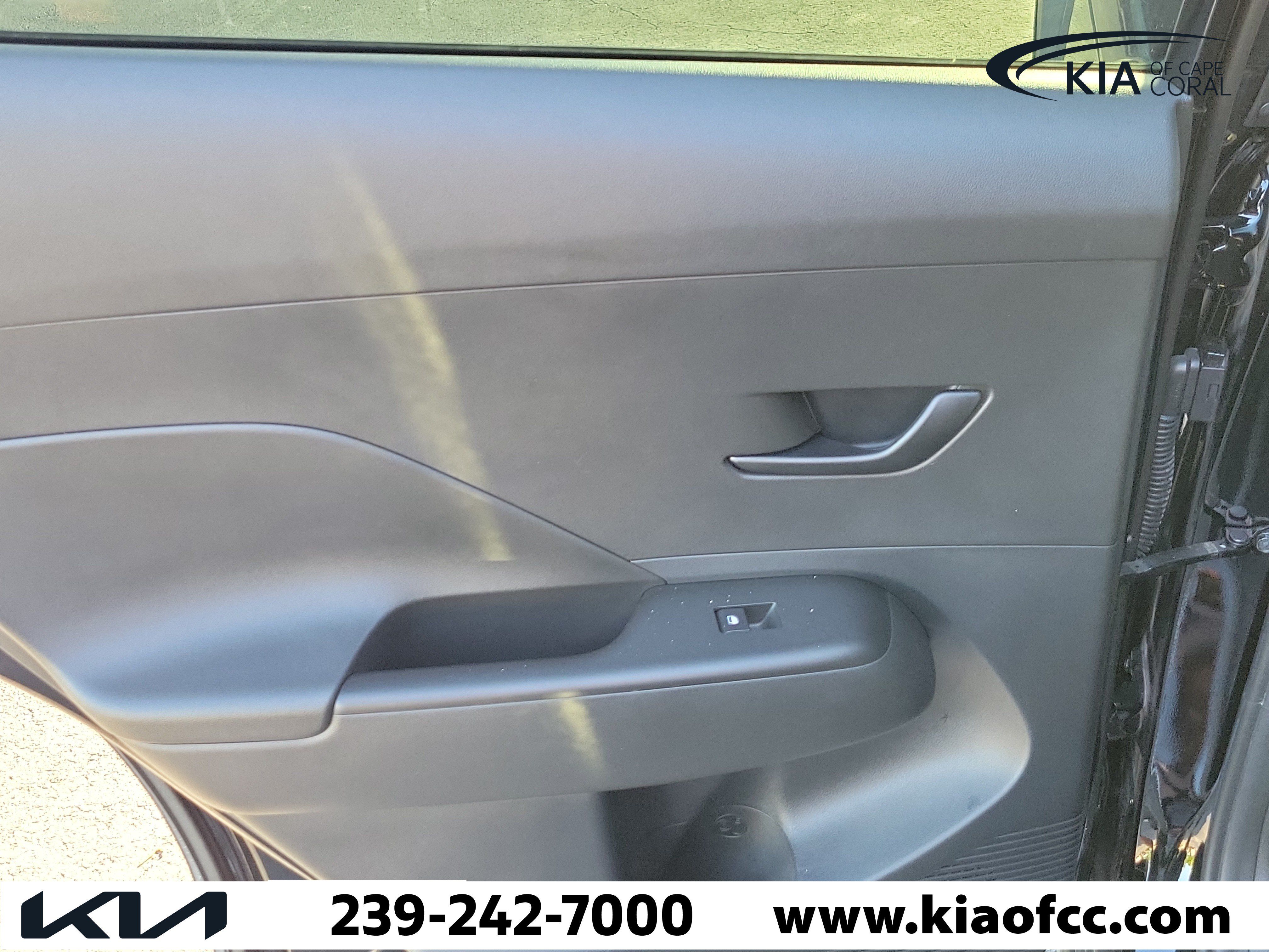 Used 2024 Hyundai Kona SEL w/ Convenience Package FWD image 13