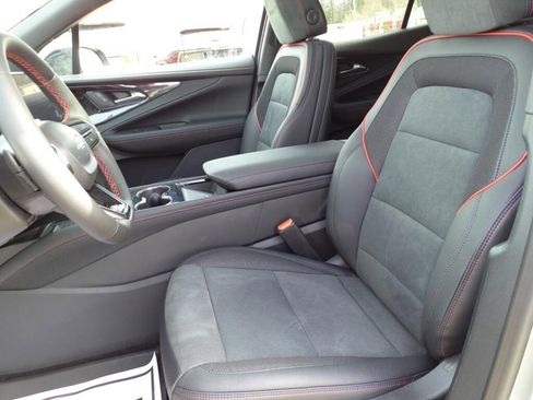 New 2025 Chevrolet Blazer EV RS image 13