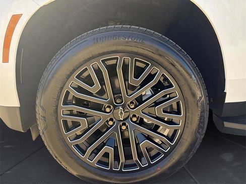 New 2026 Chevrolet Suburban LT w/ Comfort Package image 14