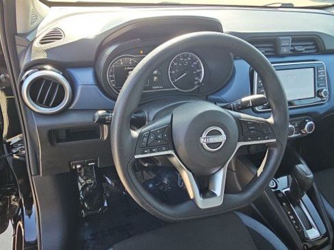 Used 2025 Nissan Versa SV FWD image 11