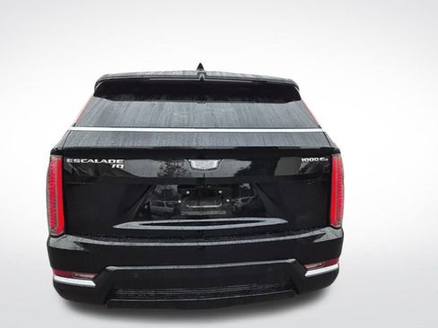 Used 2025 Cadillac Escalade IQ Luxury 1 w/ Smart Trailering package image 9