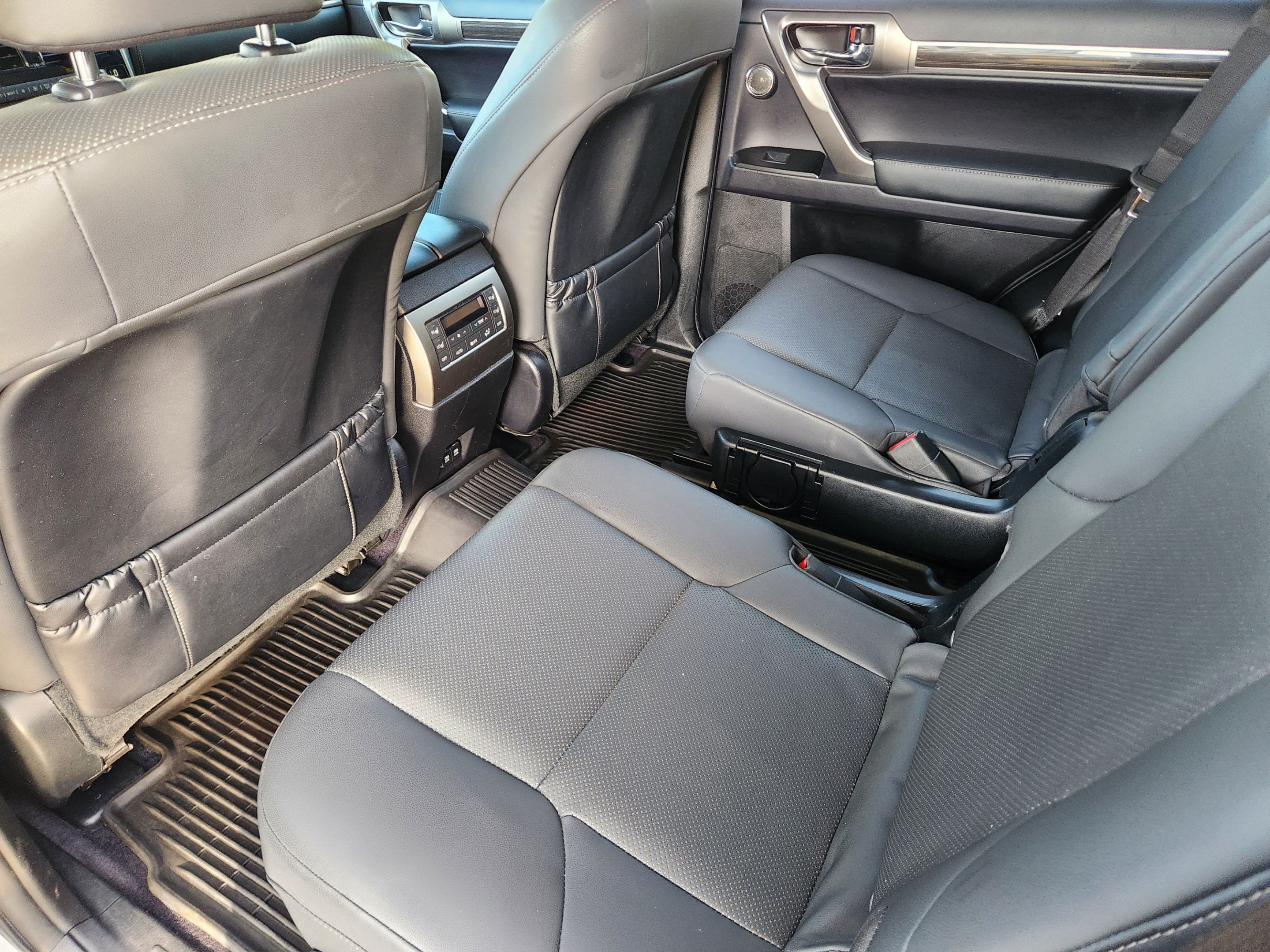 Used 2022 Lexus GX 460 Premium w/ Accessory Package AWD/4WD image 29