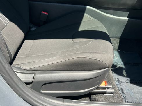 Used 2025 Hyundai Elantra SEL FWD image 18