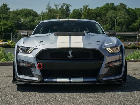 Used 2022 Ford Mustang Shelby GT500 w/ Carbon Fiber Track Pack RWD image 10