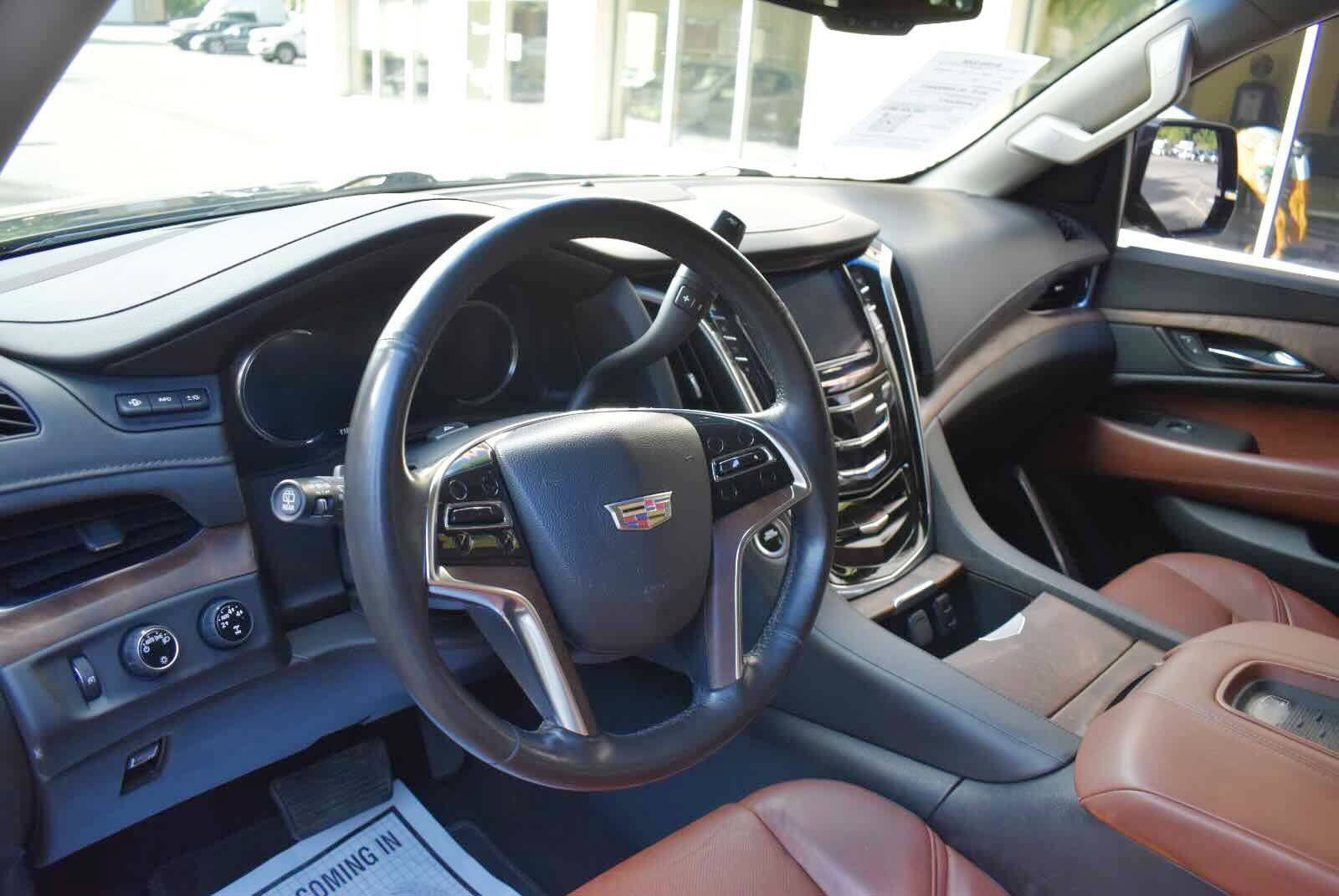 Used 2016 Cadillac Escalade ESV Premium AWD/4WD image 11