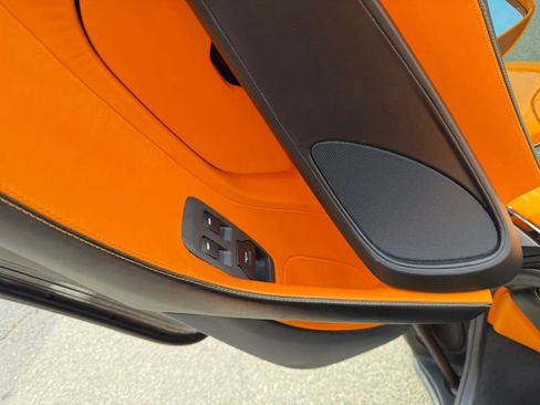 Used 2018 McLaren 570S Spider image 13