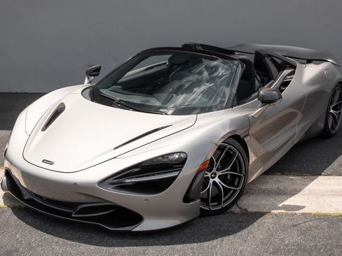 Used 2020 McLaren 720S Spider RWD image 4