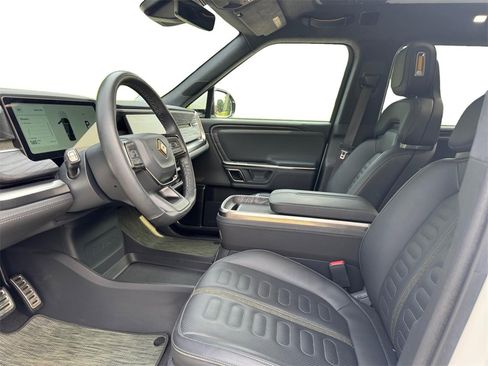 Used 2023 Rivian R1S Adventure image 27