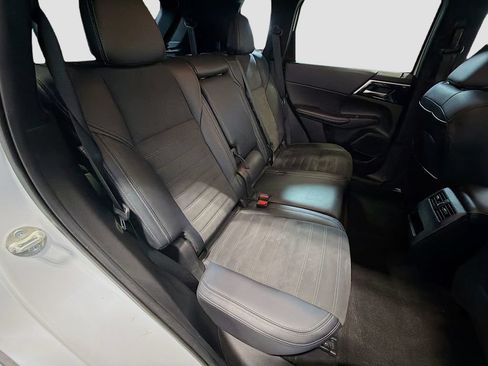 Used 2024 Mitsubishi Outlander SE AWD/4WD image 23