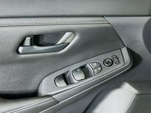 Used 2025 Nissan Sentra S image 15