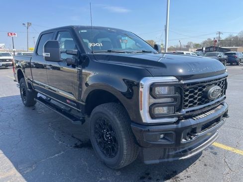 New 2026 Ford F250 Lariat w/ Black Appearance Package AWD/4WD image 3