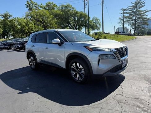 Used 2023 Nissan Rogue SV AWD/4WD image 9