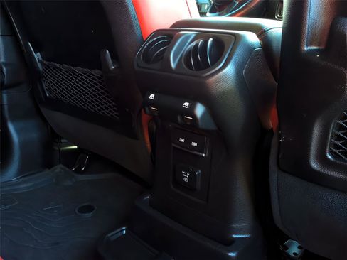 Used 2024 Jeep Wrangler Unlimited Rubicon 392 image 25