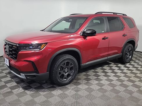 Certified 2023 Honda Pilot TrailSport image 12