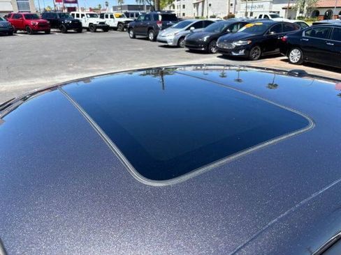 Used 2017 Dodge Charger SE w/ Power Sunroof Group AWD/4WD image 10