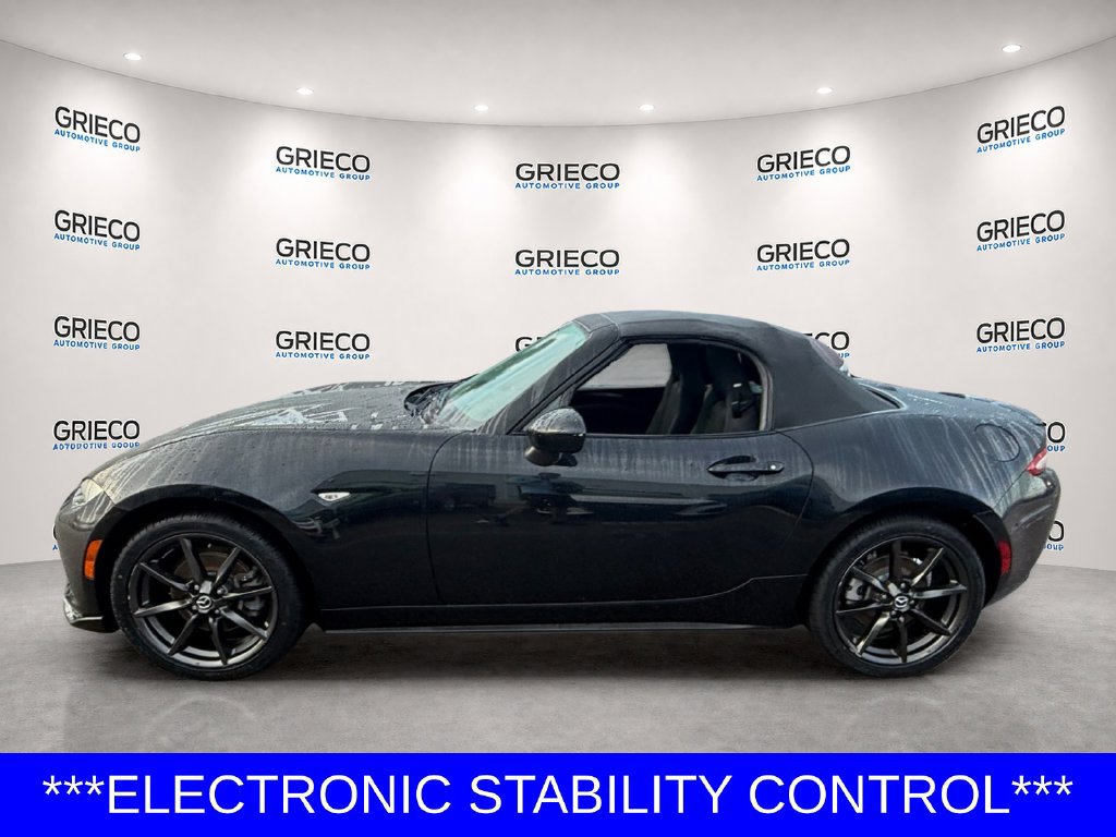 Used 2016 MAZDA MX-5 Miata Club RWD image 4