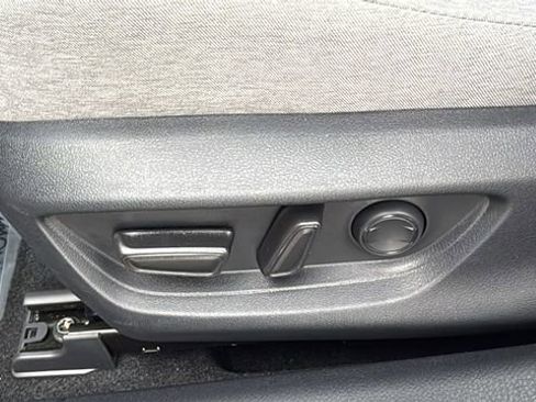 Used 2025 Toyota Camry LE w/ Convenience Package image 19