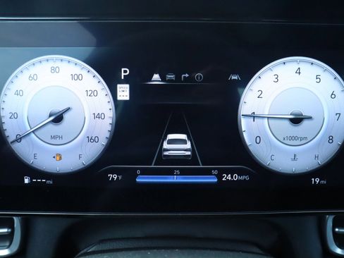 New 2025 Hyundai Elantra Limited image 11