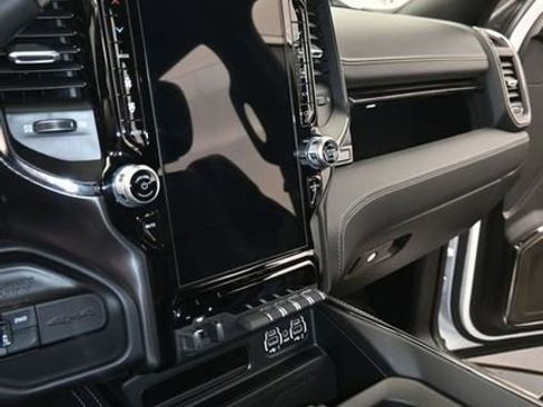 Used 2024 RAM 2500 Limited image 19