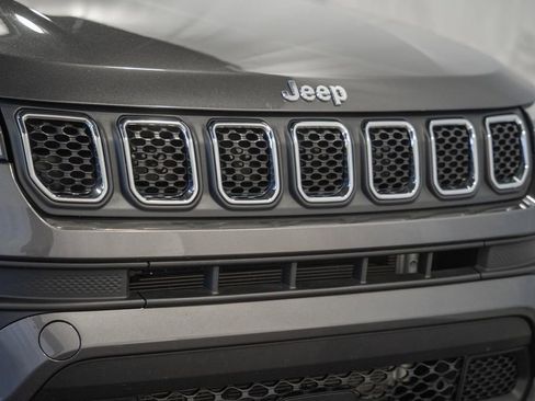 Used 2023 Jeep Compass Latitude w/ Sun and Sound Group AWD/4WD image 11