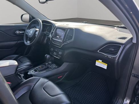 Used 2022 Jeep Cherokee Trailhawk image 28
