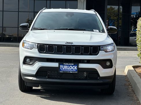 New 2025 Jeep Compass Latitude w/ Altitude Special Edition image 9