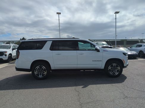 New 2026 Chevrolet Suburban Z71 w/ Z71 Off-Road Package AWD/4WD image 6