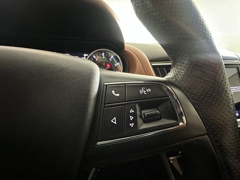Used 2021 Maserati Levante image 33